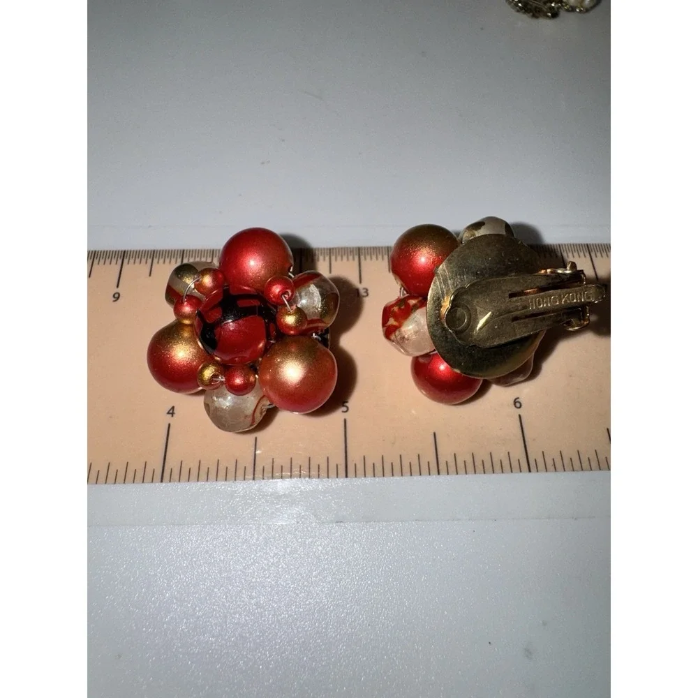 Lot Of (5) Vintage Clip‎ On Earrings - Sarah Cov Hong Kong And Some Unmarked